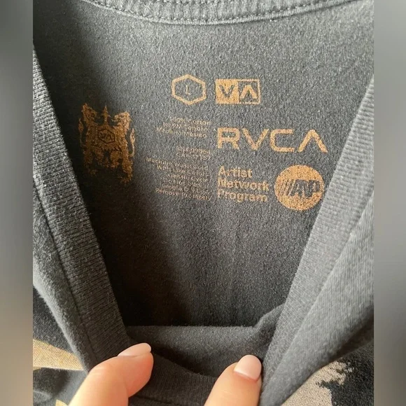 RVCA - black tee size L - Picture 3 of 3